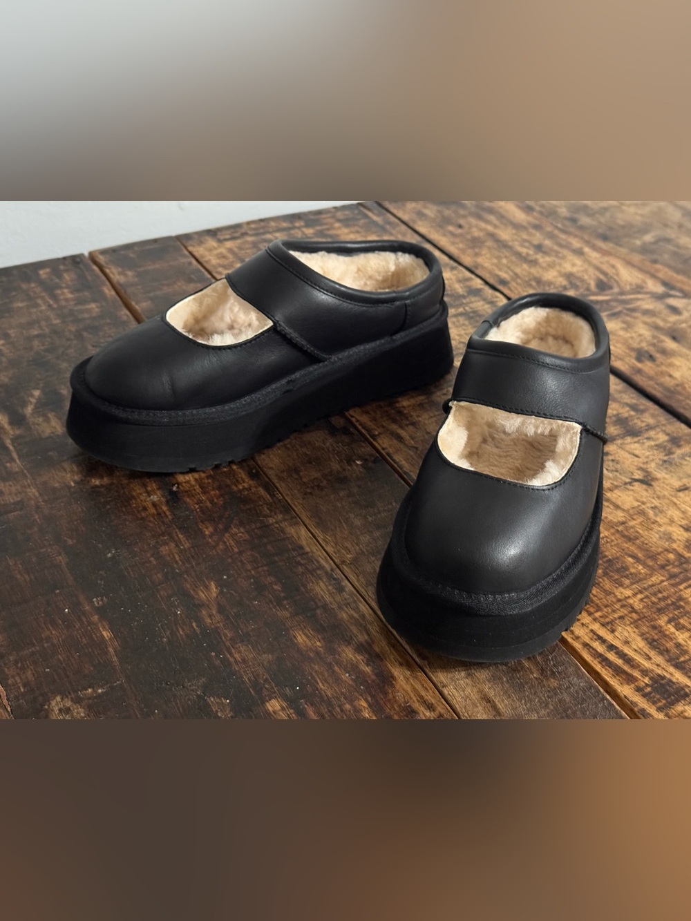 UGG Bea Platform Leather Mules
